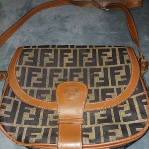 Fendi purse MORE PICS R UP...